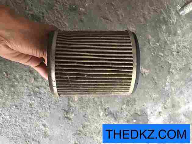 what causes oil to get in air filter